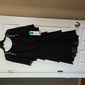 SLNY black cocktail dress. Size 4.